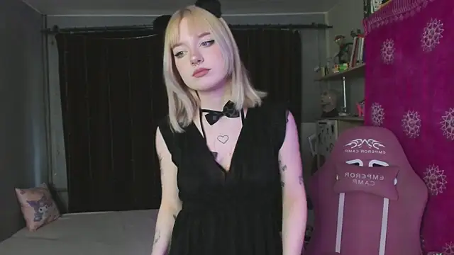 Snapshot of godlikegirlyy chatting on 09-28-25, 01:16 godlikegirlyy online show from 09-28-25, 01:16