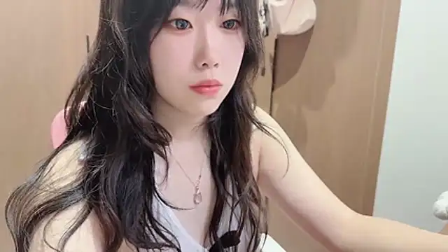 Snapshot of Lilium-520 chatting on 12-04-25, 11:41 Lilium-520 online show from 12-04-25, 11:41