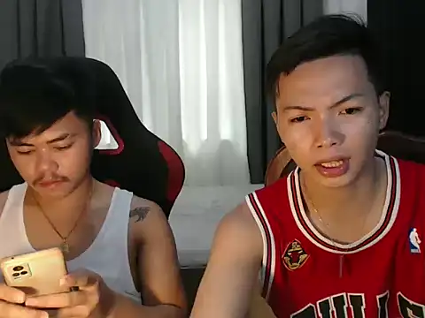 Snapshot of hot_emman chatting on 10-10-25, 05:17 hot emman online show from 10-10-25, 05:17