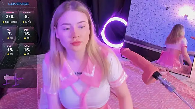 Lillie Berry online show from 12-20-25, 04:41