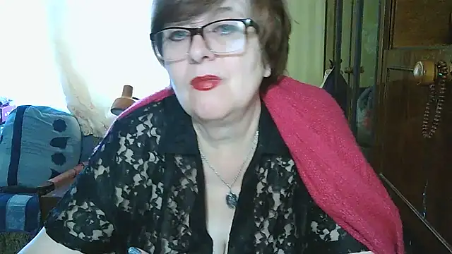 Snapshot of VeronicaGold511 chatting on 10-12-25, 07:29 VeronicaGold511 online show from 10-12-25, 07:29