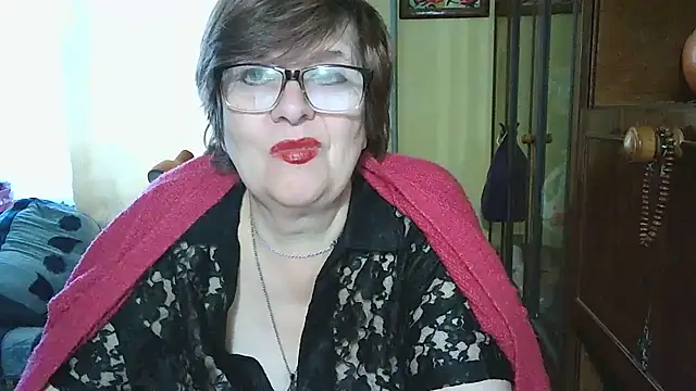 Snapshot of VeronicaGold511 chatting on 10-13-25, 07:19 VeronicaGold511 online show from 10-13-25, 07:19