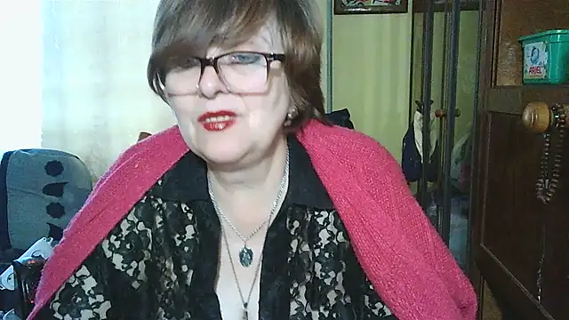 Snapshot of VeronicaGold511 chatting on 10-22-25, 07:41 VeronicaGold511 online show from 10-22-25, 07:41