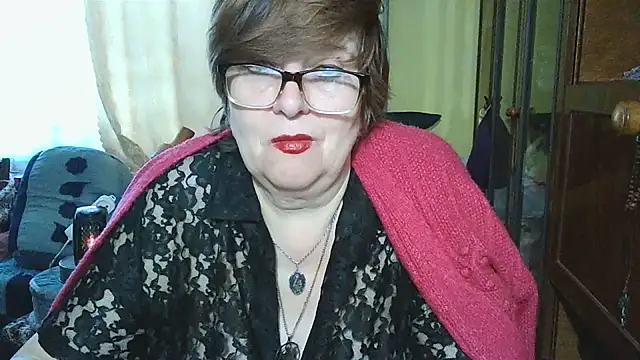 Snapshot of VeronicaGold511 chatting on 10-27-25, 08:07 VeronicaGold511 online show from 10-27-25, 08:07