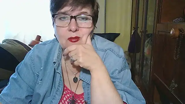 Snapshot of VeronicaGold511 chatting on 11-03-25, 09:10 VeronicaGold511 online show from 11-03-25, 09:10