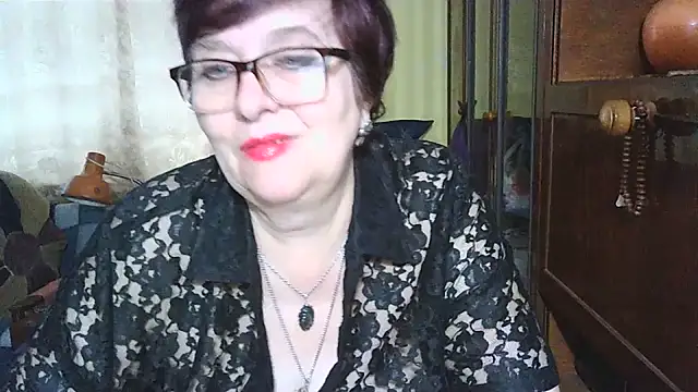 Snapshot of VeronicaGold511 chatting on 12-17-25, 08:09 VeronicaGold511 online show from 12-17-25, 08:09
