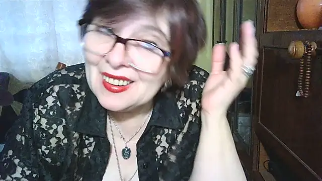 Snapshot of VeronicaGold511 chatting on 02-11-26, 05:45 VeronicaGold511 online show from 02-11-26, 05:45