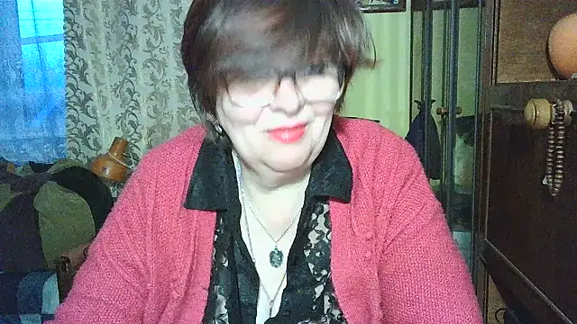 Snapshot of VeronicaGold511 chatting on 02-18-26, 04:52 VeronicaGold511 online show from 02-18-26, 04:52