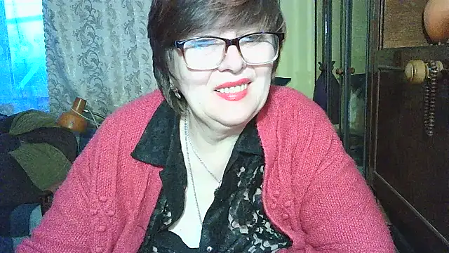 Snapshot of VeronicaGold511 chatting on 02-25-26, 04:44 VeronicaGold511 online show from 02-25-26, 04:44