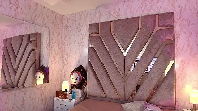 Snapshot of redd_pandaa chatting on 10-23-25, 03:28 redd pandaa online show from 10-23-25, 03:28