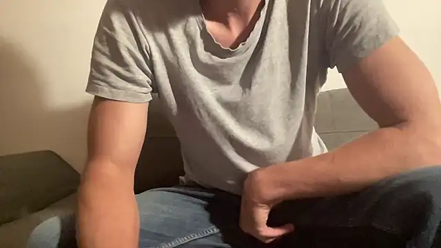 Snapshot of Jasperfuck chatting on 10-02-25, 07:21 Jasperfuck online show from 10-02-25, 07:21