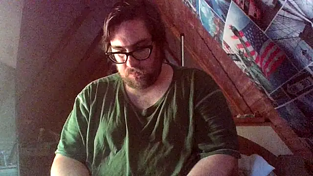 Snapshot of chubbyDavid1998 chatting on 10-29-25, 01:35 chubbyDavid1998 online show from 10-29-25, 01:35