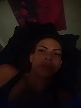 Snapshot of Veronnaink chatting on 10-25-25, 03:36 Veronnaink online show from 10-25-25, 03:36