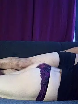 Snapshot of _Little_Sweatie_ chatting on 11-30-25, 04:27 Little Sweatie online show from 11-30-25, 04:27