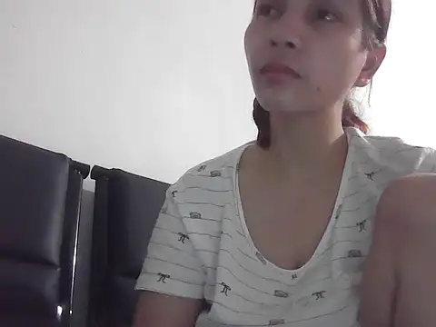 Snapshot of ivyloving4you chatting on 10-15-25, 07:58 ivyloving4you online show from 10-15-25, 07:58