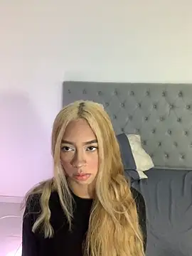Snapshot of lily_Bliss chatting on 09-12-25, 10:54 lily Bliss online show from 09-12-25, 10:54