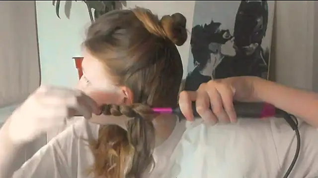 JuliaMuuun online show from 03-21-26, 07:50