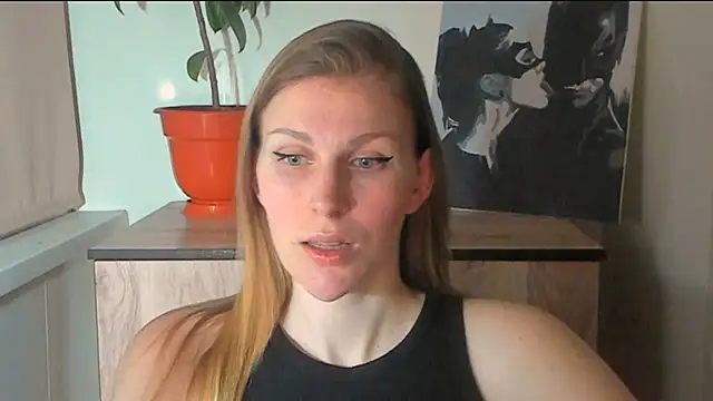 JuliaMuuun online show from 03-23-26, 05:50