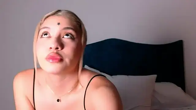 angelinhaaa online show from 10-22-25, 03:40