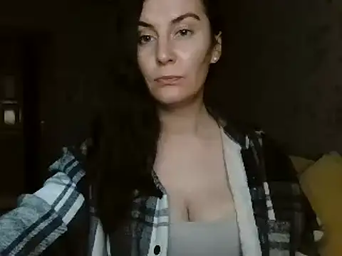 Snapshot of KatalinaQE chatting on 10-21-25, 06:14 KatalinaQE online show from 10-21-25, 06:14