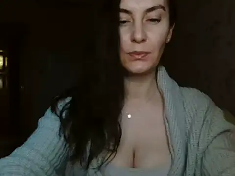 Snapshot of KatalinaQE chatting on 10-22-25, 04:46 KatalinaQE online show from 10-22-25, 04:46