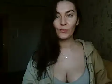 Snapshot of KatalinaQE chatting on 10-30-25, 06:04 KatalinaQE online show from 10-30-25, 06:04