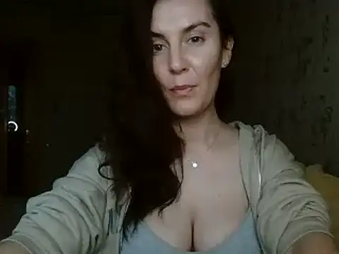 Snapshot of KatalinaQE chatting on 11-16-25, 08:20 KatalinaQE online show from 11-16-25, 08:20