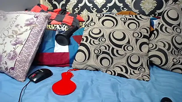 Ozimpho online show from 10-24-25, 03:19