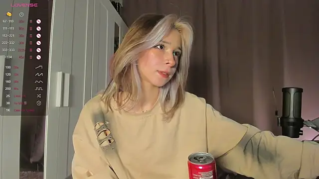 Snapshot of MiSeki chatting on 11-04-25, 11:59 MiSeki online show from 11-04-25, 11:59