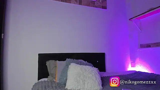 Snapshot of max_valiant1 chatting on 10-11-25, 12:43 max valiant1 online show from 10-11-25, 12:43