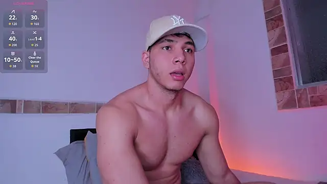 Snapshot of max_valiant1 chatting on 10-21-25, 09:54 max valiant1 online show from 10-21-25, 09:54