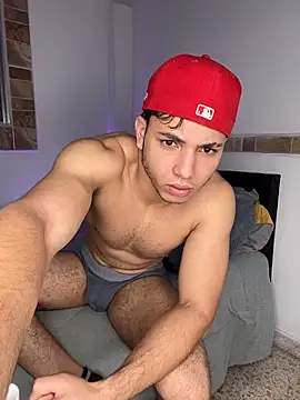 Snapshot of max_valiant1 chatting on 10-26-25, 01:33 max valiant1 online show from 10-26-25, 01:33