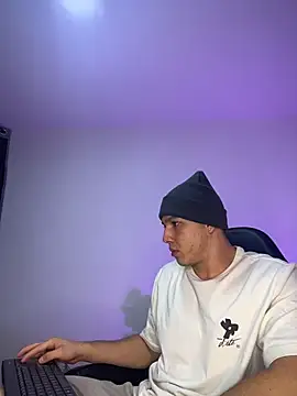 max valiant1 online show from 02-18-26, 07:26