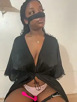 Snapshot of _foreigntitts chatting on 12-15-25, 01:48 foreigntitts online show from 12-15-25, 01:48