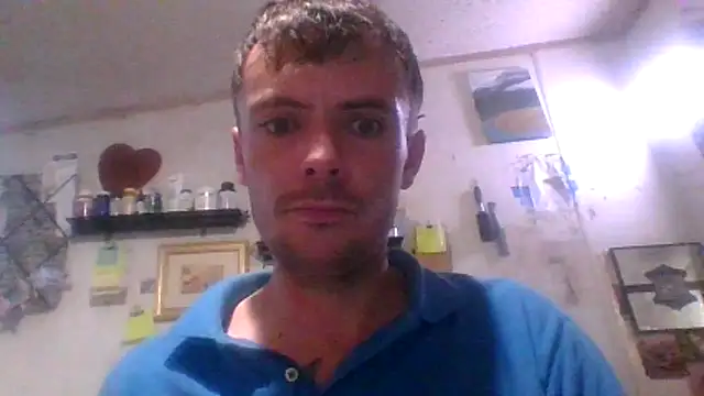 Snapshot of RichardW chatting on 11-12-25, 05:19 RichardW online show from 11-12-25, 05:19