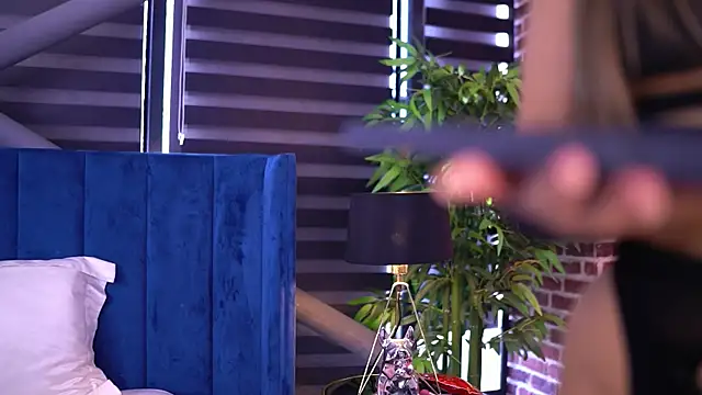 MillaSerene online show from 10-10-25, 06:34