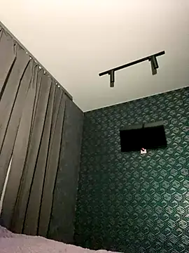 Snapshot of FavoriteKira chatting on 11-11-25, 09:26 FavoriteKira online show from 11-11-25, 09:26