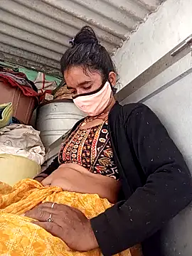 MISS LOVE 001 online show from 10-24-25, 05:48