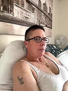 voluptuous-minx online show from 12-05-25, 11:41