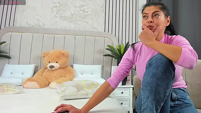 DaryaReed online show from 11-10-25, 05:06