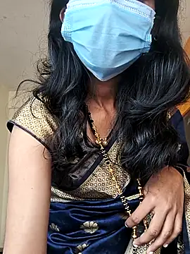 Shivani2002 online show from 11-18-25, 08:08