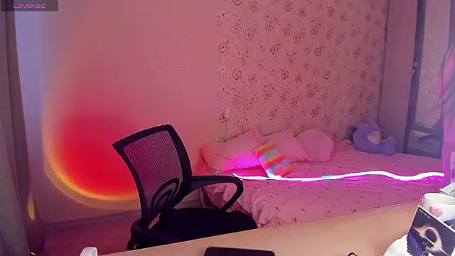 Alice next door online show from 02-23-26, 02:03