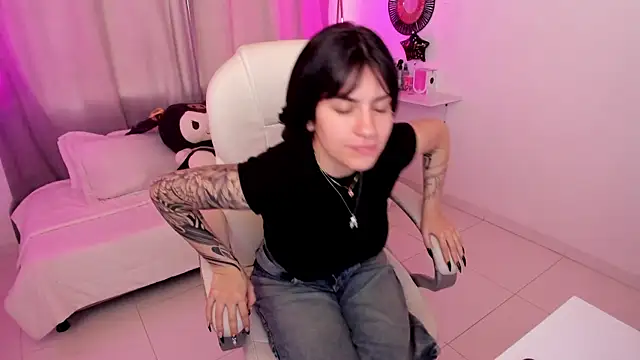 Snapshot of kurito_ chatting on 09-19-25, 11:33 kurito online show from 09-19-25, 11:33