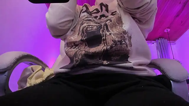 Snapshot of kurito_ chatting on 11-08-25, 03:18 kurito online show from 11-08-25, 03:18