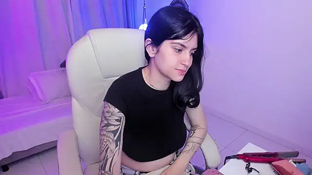 Snapshot of kurito_ chatting on 11-18-25, 03:45 kurito online show from 11-18-25, 03:45