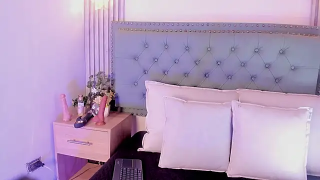 ValeriaJulio  online show from 10-29-25, 07:26