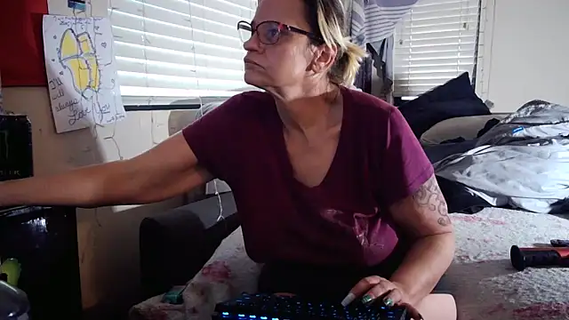 Snapshot of PremiumKitty chatting on 02-02-26, 01:04 PremiumKitty online show from 02-02-26, 01:04