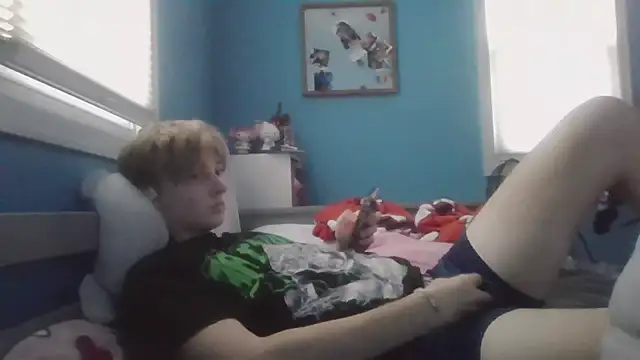 Snapshot of Liam_axel35 chatting on 11-10-25, 09:03 Liam axel35 online show from 11-10-25, 09:03