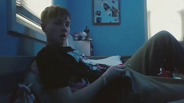 Snapshot of Liam_axel35 chatting on 11-18-25, 08:46 Liam axel35 online show from 11-18-25, 08:46