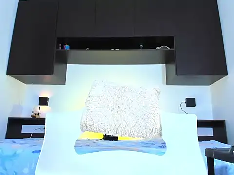 Snapshot of melissa_fem_ chatting on 10-14-25, 01:56 melissa fem online show from 10-14-25, 01:56